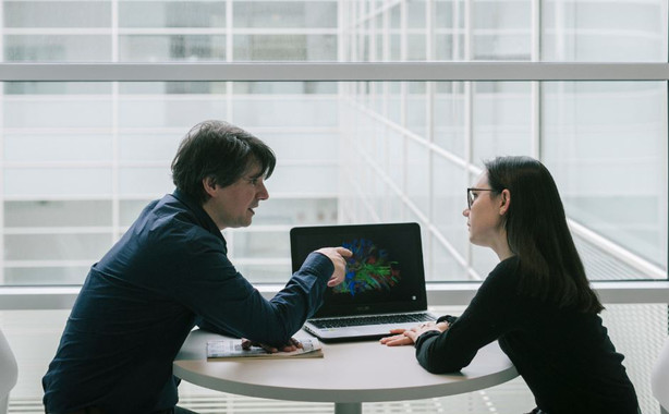 Nuestros cerebros se ‘sincronizan’ durante una conversación