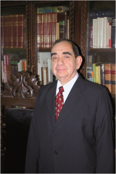 Reconocimiento. A personajes nuestros (autor)