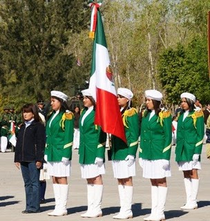 Formación de una Escolta de Bandera (Calendario Cívico)