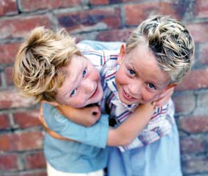 Dichos y refranes: Amigos A