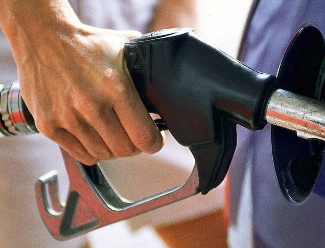 Cuida tu dinero al cargar combustible
