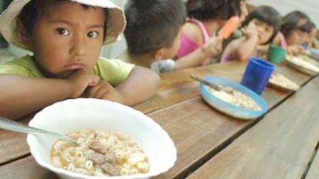 Desigualdad social: riquezas de los 10 más ricos pueden alimentar a mil millones que pasan hambre