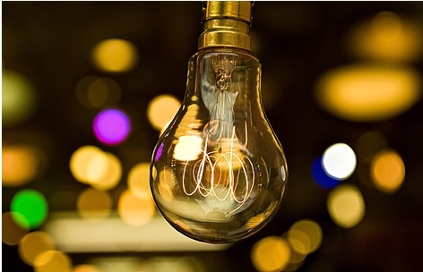 ¿Focos incandescentes o focos ahorradores?