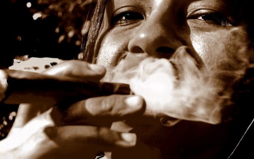 ¿Fumar puros es mas sano que fumar cigarrillos?