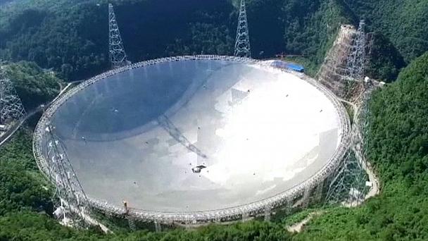 China pone en marcha el mayor radiotelescopio del mundo