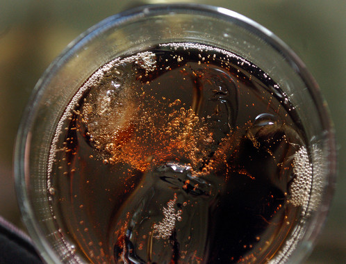 Con bebidas azucaradas más caras, baja su consumo