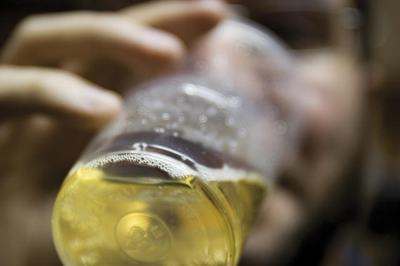 Los hombres se vuelven más agresivos que las mujeres con el alcohol